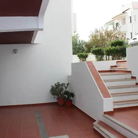 A Dois Passos Da * Albufeira